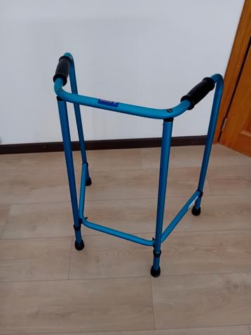 Cadre de marche en aluminium réglable en hauteur
Gsm 0476616 beschikbaar voor biedingen