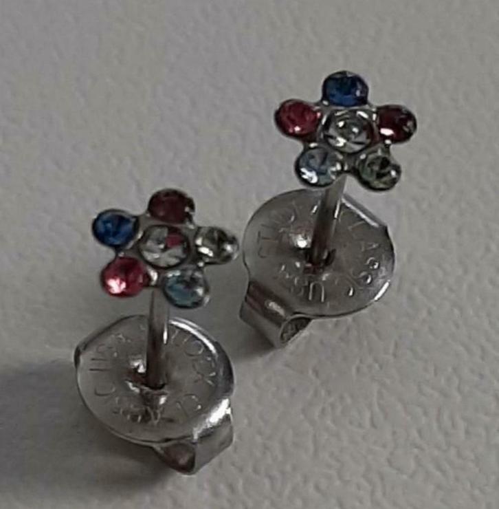 ORAGE KIDS OORBELLEN/ 14 KT GOUD, Handtassen en Accessoires, Oorbellen, Zo goed als nieuw, Knopjes of Stekers, Goud, Goud, Met edelsteen
