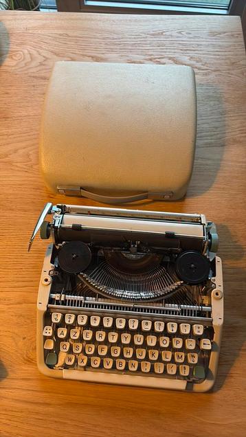 Typemachine Olympia, Enlèvement ou Envoi