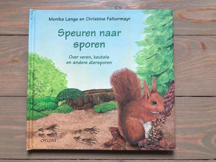 Speuren naar sporen. Over veren, keutels, andere diersporen, Boeken, Kinderboeken | Jeugd | onder 10 jaar, Zo goed als nieuw, Non-fictie
