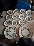 11 assiettes 2 plats fromage gien, Enlèvement ou Envoi, Comme neuf