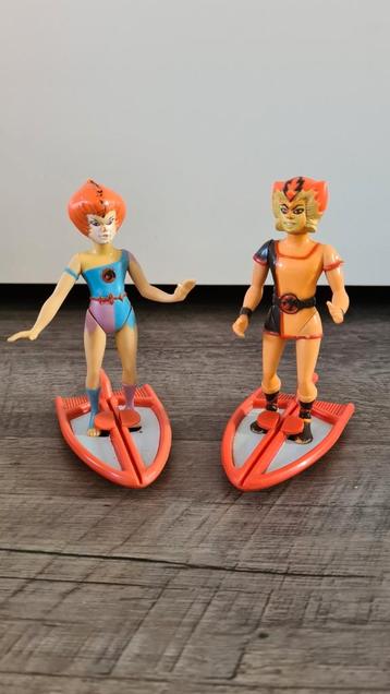 Thundercats Wilykit et Wilykat avec hoverboards