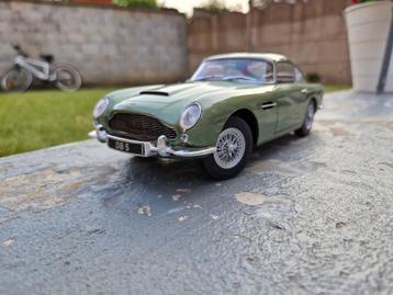 ASTON MARTIN DB5 - Échelle 1/18 - PRIX : 49€ beschikbaar voor biedingen
