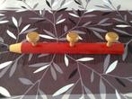 Houten rood potlood kinderkapstokje (5x39 cm), Ophalen of Verzenden, Zo goed als nieuw, Kapstokje
