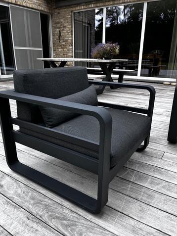 Loungeset beschikbaar voor biedingen