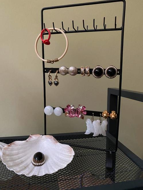Vintage oorbellen, halskettingen en armbanden., Handtassen en Accessoires, Oorbellen, Zo goed als nieuw, Ophalen of Verzenden
