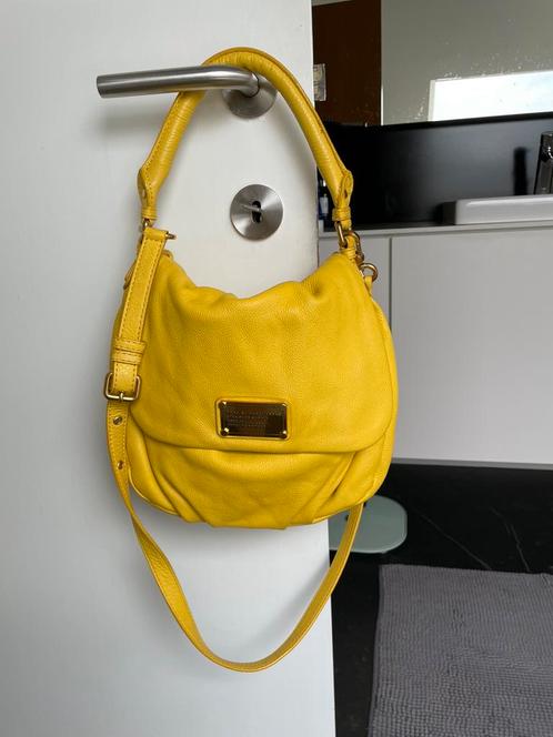 Een zomers gele handtas van Marc Jacobs, Handtassen en Accessoires, Tassen | Damestassen, Zo goed als nieuw, Handtas, Wit, Ophalen of Verzenden