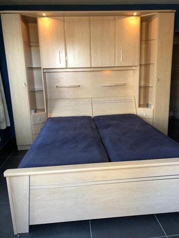 Bed met ombouw | Goede staat beschikbaar voor biedingen