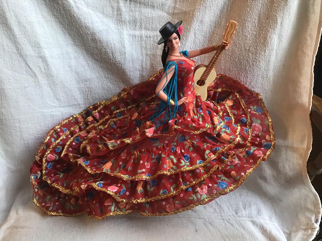 Poupée espagnole - neuf - des années 70, Neuf