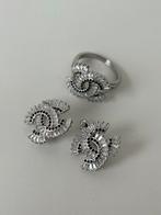 Ensemble de boucles d'oreilles Chanel en argent 925, Bijoux, Sacs & Beauté, Boucles d'oreilles, Neuf, Enlèvement ou Envoi, Avec pierre précieuse