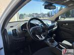 Kia Sportage 1.6 GDI Plus Pack | Cruise | Climate | Camera |, Auto's, Kia, Zwart, 149 g/km, Wit, Bedrijf