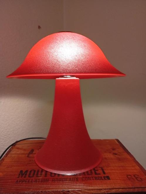 De lamp bestaat uit een handgeblazen glazen voet van, Huis en Inrichting, Lampen | Tafellampen, Glas, Ophalen