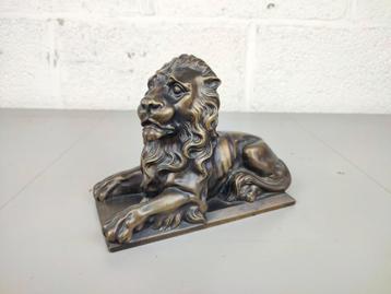 Bronzen beeld van een leeuw beschikbaar voor biedingen