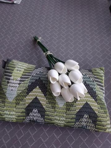  houten tulpen  beschikbaar voor biedingen