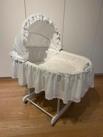 Romantische wieg voor baby’s van 0 tot 6 maanden beschikbaar voor biedingen