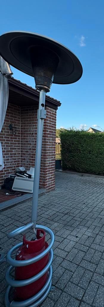 Terrasverwarmer met volle bus beschikbaar voor biedingen