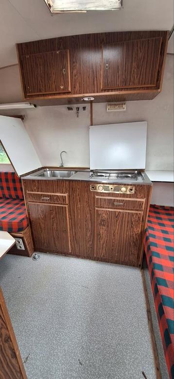 Kip retro caravan 650kg  beschikbaar voor biedingen