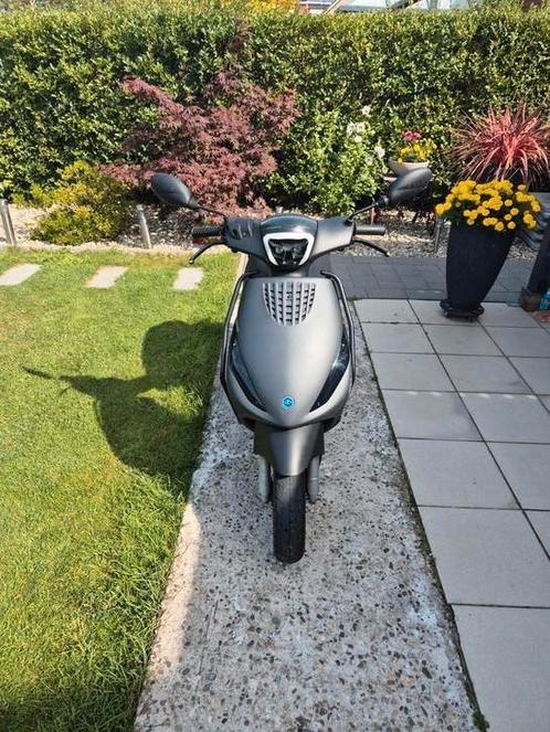 Piaggio Zip 50cc, Fietsen en Brommers, Scooters | Overige merken, Zo goed als nieuw, Klasse B (45 km/u), Benzine, Ophalen