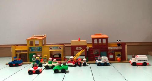 Vintage Fisher-Price play family village (‘73), Kinderen en Baby's, Speelgoed | Fisher-Price, Gebruikt, Ophalen