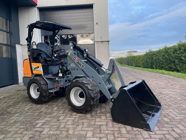 Giant G2300HD kniklader demo, Zakelijke goederen, Machines en Bouw | Kranen en Graafmachines, Wiellader of Shovel, Ophalen