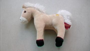 Pluchen paard beschikbaar voor biedingen