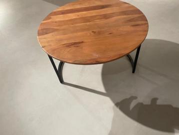 Nieuwe salontafel beschikbaar voor biedingen