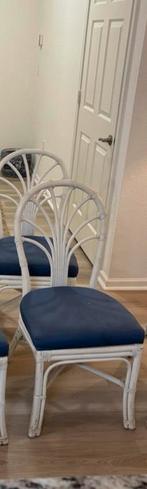 Paire de chaises en rotin de bambou blanche assise rembourré, Enlèvement