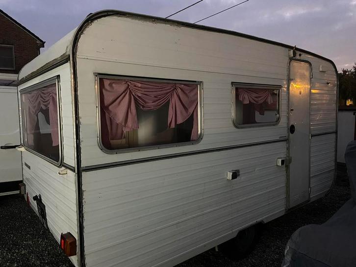 Gerenoveerde kleine caravan, Caravans en Kamperen, Caravans, Particulier, Ophalen