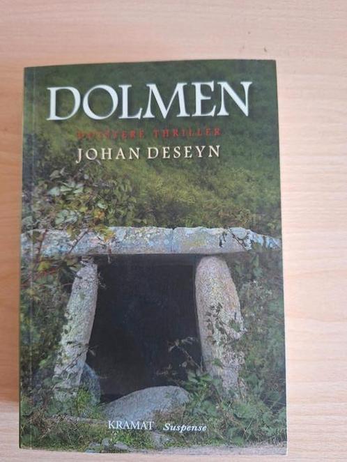 Johan Deseyn - Dolmen, Boeken, Thrillers, Zo goed als nieuw, Ophalen of Verzenden