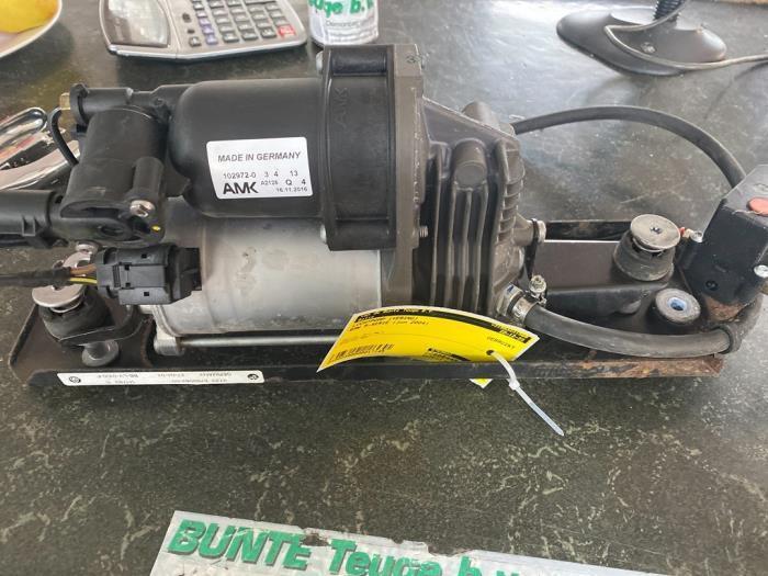 Pompe à air (suspension) d'un BMW 5-Serie, Autos : Pièces & Accessoires, Suspension & Châssis, BMW, Utilisé, 3 mois de garantie