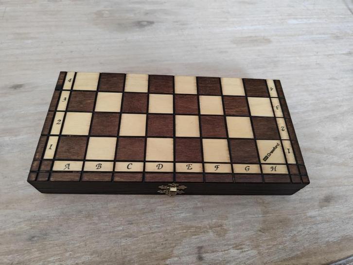 Houten schaakset – nieuw & compleet, Hobby en Vrije tijd, Gezelschapsspellen | Bordspellen, Nieuw, Een of twee spelers, Reisspel