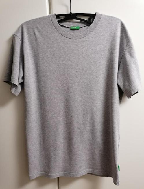 Lichtgrijze effen T-shirt van Benetton, 164, Kinderen en Baby's, Kinderkleding | Maat 164, Zo goed als nieuw, Ophalen of Verzenden