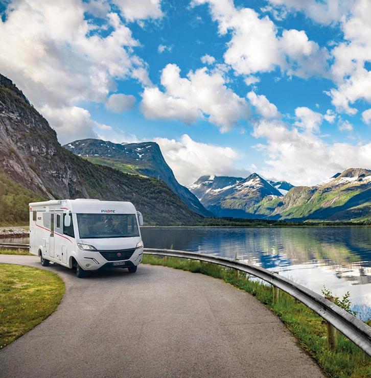 Pilote G690D/1 Expression 180 pk Automaat, B & C rijbewijs, Caravans en Kamperen, Mobilhomes, Particulier, Integraal, Pilote, Diesel