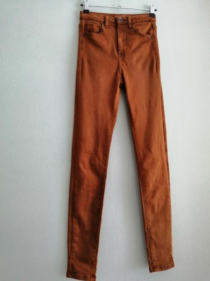 mooie broek Toxik  EUR 34, Kleding | Dames, Broeken en Pantalons, Zo goed als nieuw, Maat 34 (XS) of kleiner, Bruin, Lang, Ophalen of Verzenden