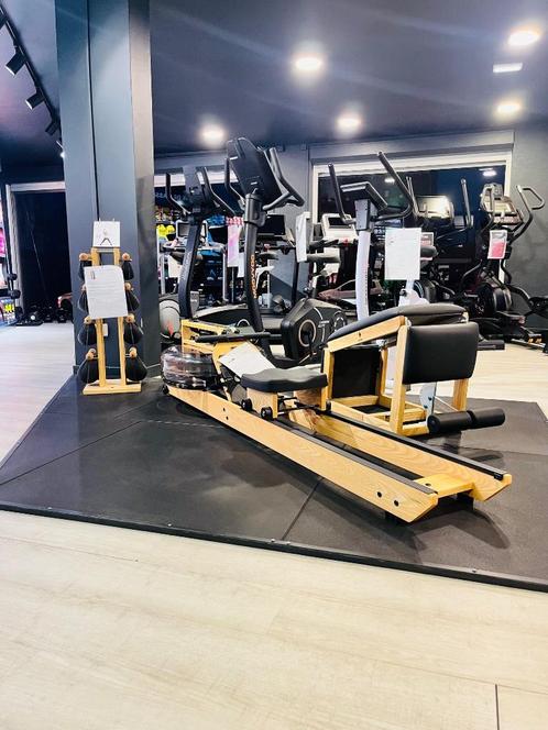 Rameur à eau WATERROWER VR3 NEUF GARANTIE, Sport en Fitness, Fitnessapparatuur, Nieuw, Roeitrainer, Armen, Benen, Buik, Rug, Overige materialen