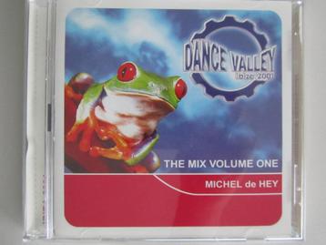 2CD DANCE VALLEY IBIZA 2001 "THE MIX VOLUME ONE" beschikbaar voor biedingen