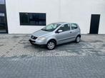 Volkswagen fox 1.2 2008, Auto's, Volkswagen, Voorwielaandrijving, 4 zetels, Stof, Zwart