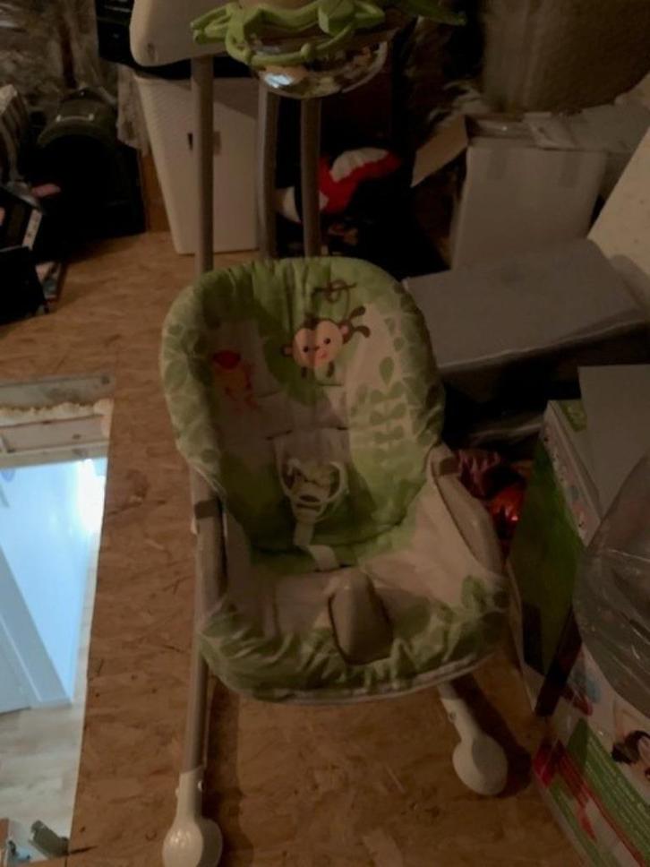 wipstoel zijwaarts met muziek en hangertjes, Kinderen en Baby's, Wipstoeltjes, Gebruikt, Wipstoel, Fisher-Price, Met gordel(s) of riempje(s)