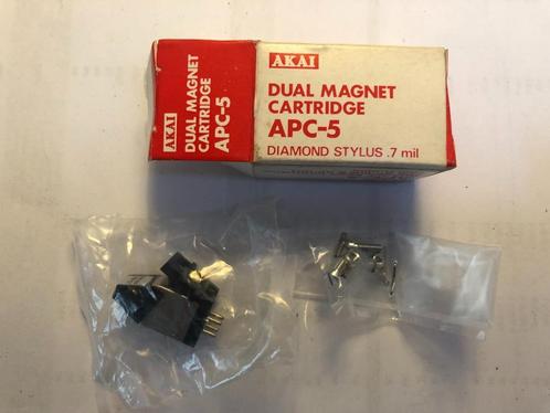AKAI - APC-5 - CARTRIDGE MET DUBBELE MAGNEET - CEL + SAFFIER, Antiek en Kunst, Curiosa en Brocante, Ophalen