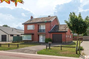 Ruime gezinswoning met zuidgerichte tuin in rustige buurt beschikbaar voor biedingen