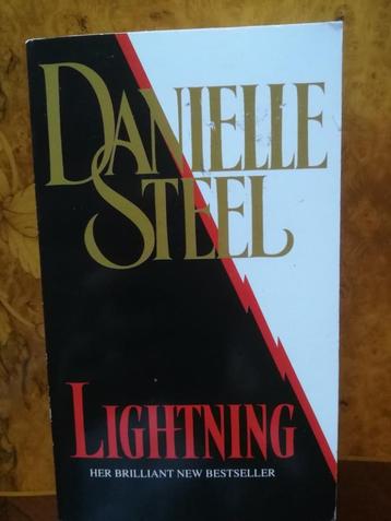 Danielle STEEL - Lightning - anglais, Enlèvement ou Envoi, Comme neuf, Danielle Steel, Fiction