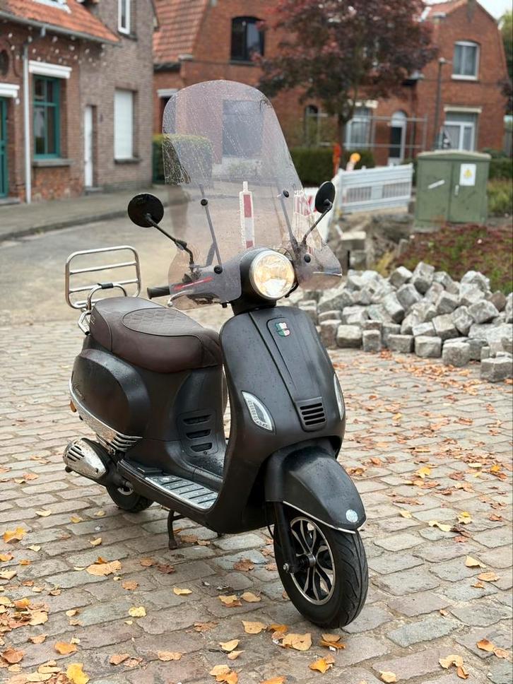 Scooter A klasse Gts Toscana 4Takt Met papieren, Fietsen en Brommers, Snorfietsen en Snorscooters, Zo goed als nieuw, Ophalen of Verzenden