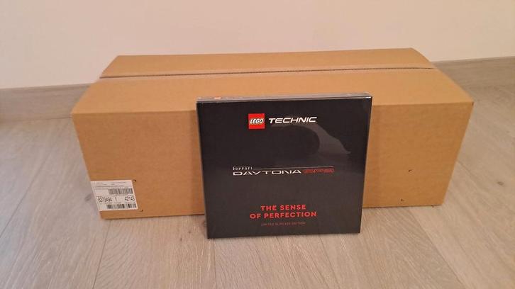 Lego 42143 + ferrari boek (gelimiteerde oplage), Kinderen en Baby's, Speelgoed | Duplo en Lego, Nieuw, Lego, Ophalen