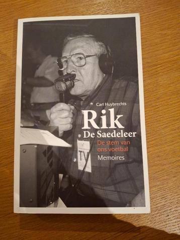 Boek voetbal, Sport de ballon, Comme neuf, Enlèvement, Carl Huybrechts