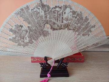 Chinese antieke waaier beschikbaar voor biedingen