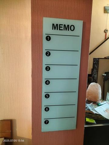 Tableau blanc mémo semainier en verre beschikbaar voor biedingen
