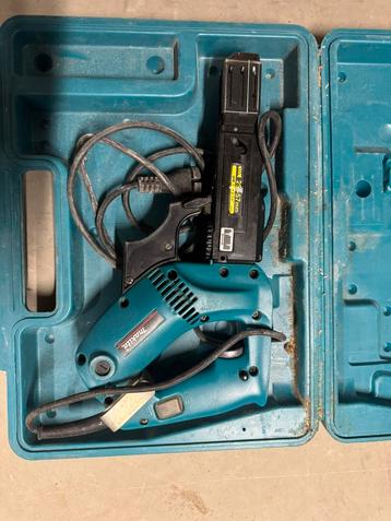 Makita 6834 230v schroefautomaat beschikbaar voor biedingen