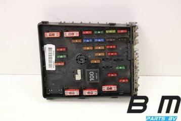 Zekeringkast in motorruimte VW Passat B6 beschikbaar voor biedingen
