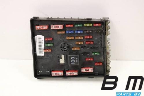 Zekeringkast in motorruimte VW Passat B6, Auto-onderdelen, Elektronica en Kabels, Gebruikt