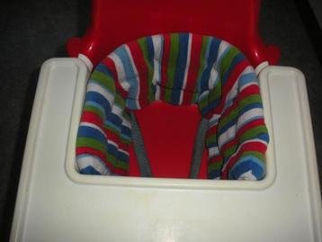 Chaise bébé avec tablette & coussin.
